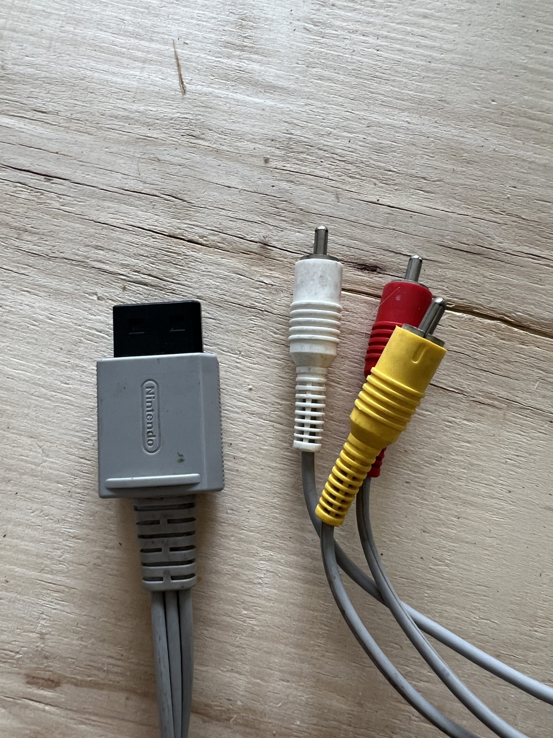 Wii AV cables Overrs Gameola Marketplace