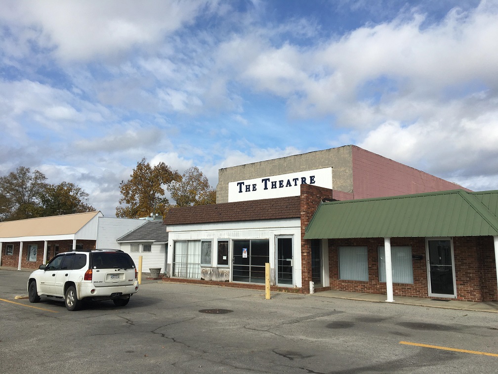 Commercial/Theatre Location Hazlehurst, 1500/Month