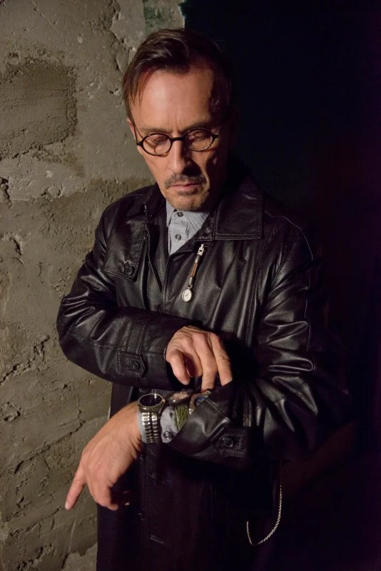 First Images of Arrow's Clock King IGN