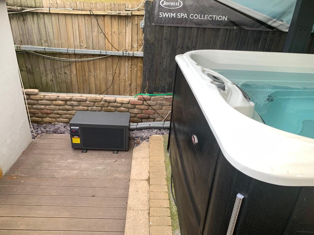 Jacuzzi®­J16™ Swim Spa Pool­ Oyster Pools & Hot Tubs