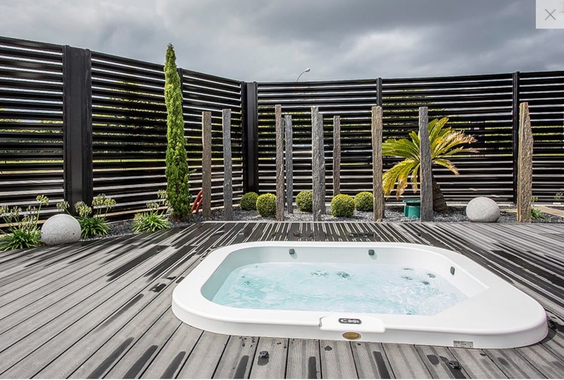 Jacuzzi®Delos Hot Tub Oyster Pools & Hot Tubs Wales