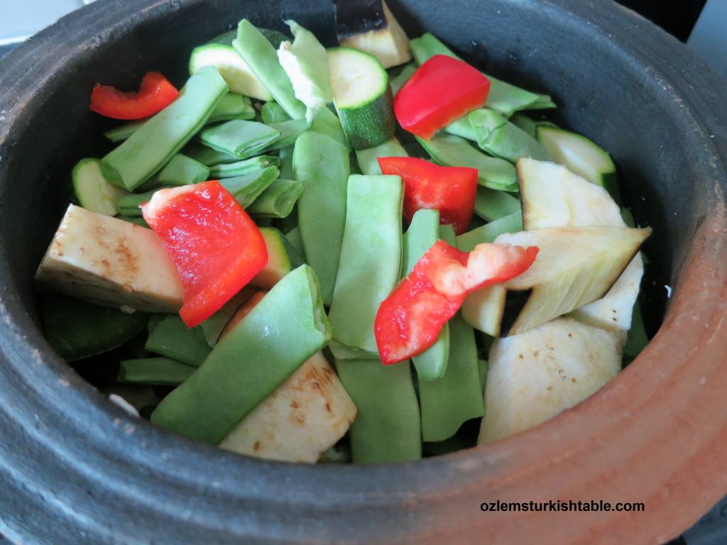 Tavuk Guvec; Turkish Chicken and Vegetable Stew in Earthenware Pot