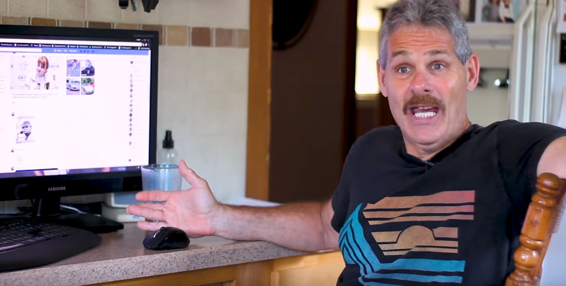 "My Dad, the Facebook addict"
