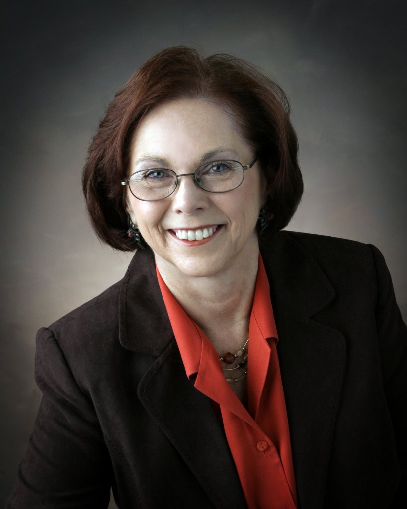 Lynda Bacon Lawlis Fond Du Lac, WI Real Estate Agent