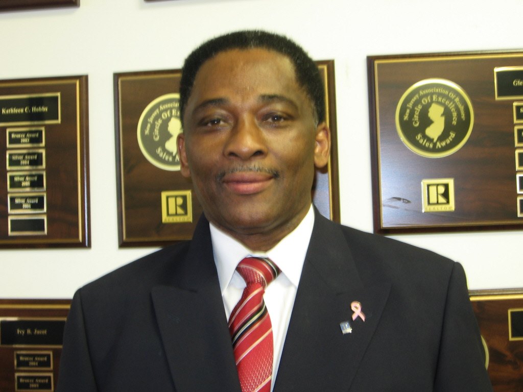 GENE RUSSELL Real Estate Agent in Your Area