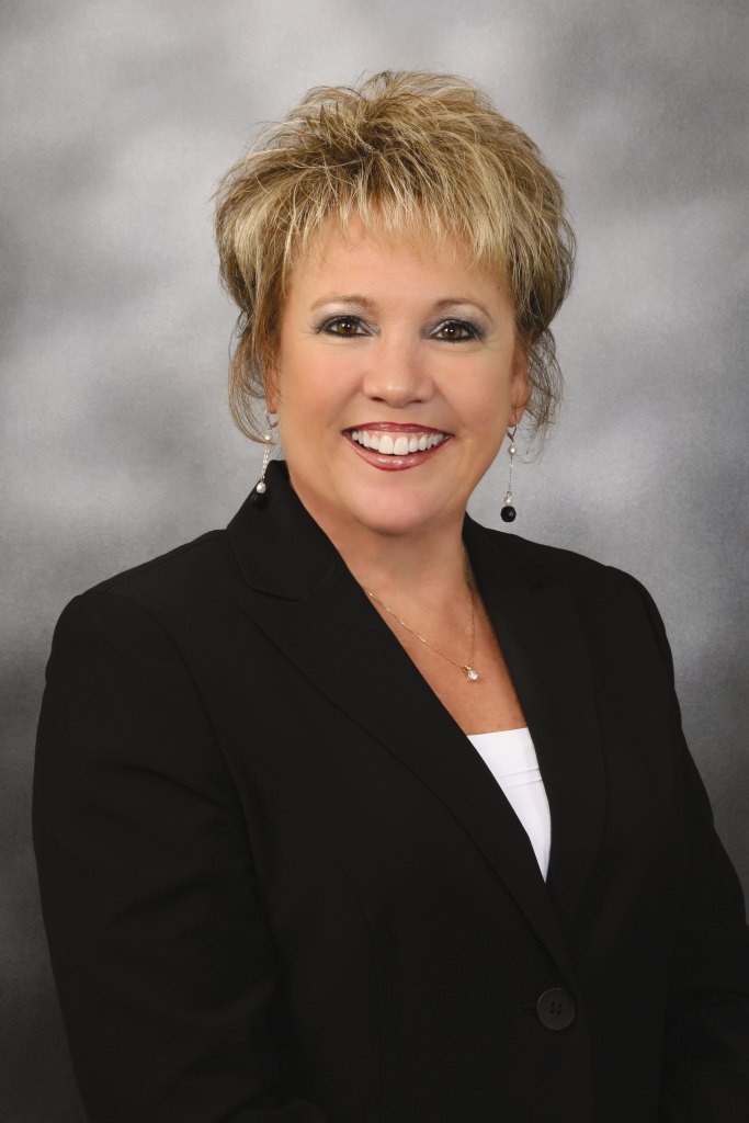 Darlene Simmons Mission Viejo, CA Real Estate Agent