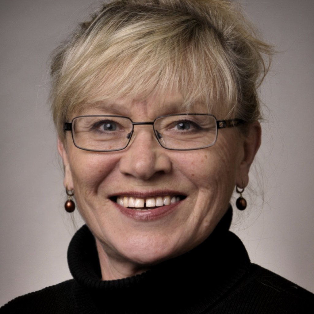 Magdalena Bassett Sequim, WA Real Estate Agent