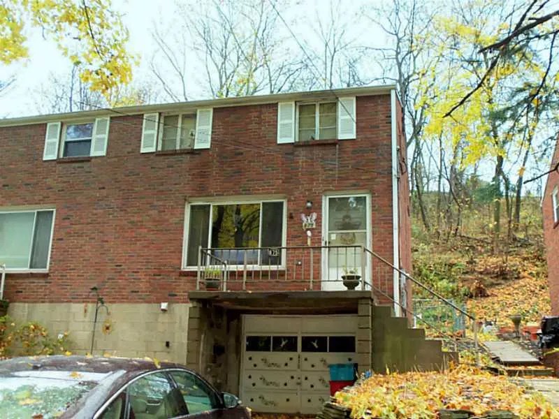 875 Killarney Dr, Castle Shannon, PA 15234