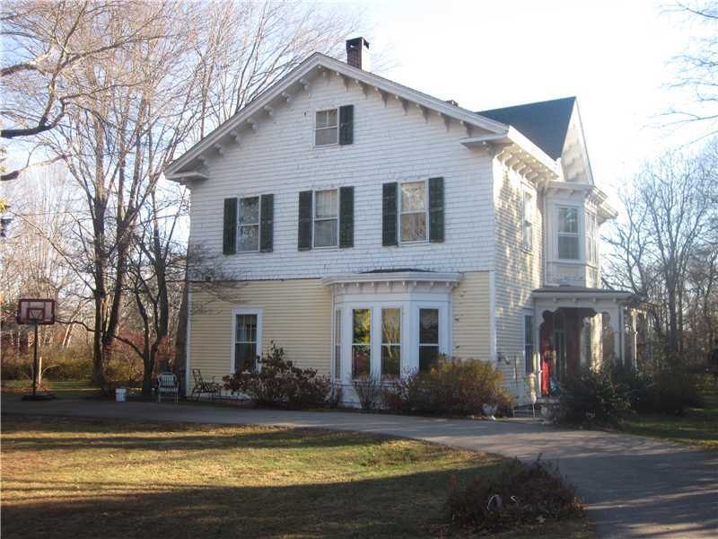 81 Old North Rd, Kingston, RI 02881