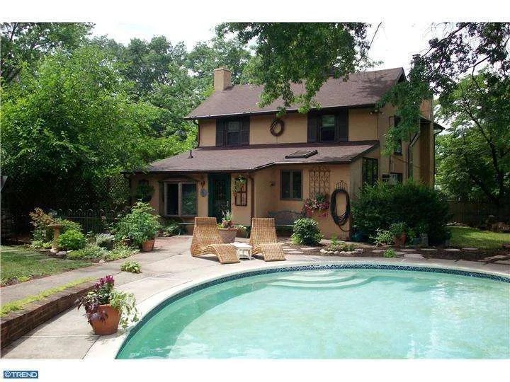 1653 S Valley Rd, Lansdale, PA 19446