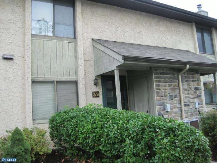 279 Hampshire Dr, Plainsboro, NJ 08536