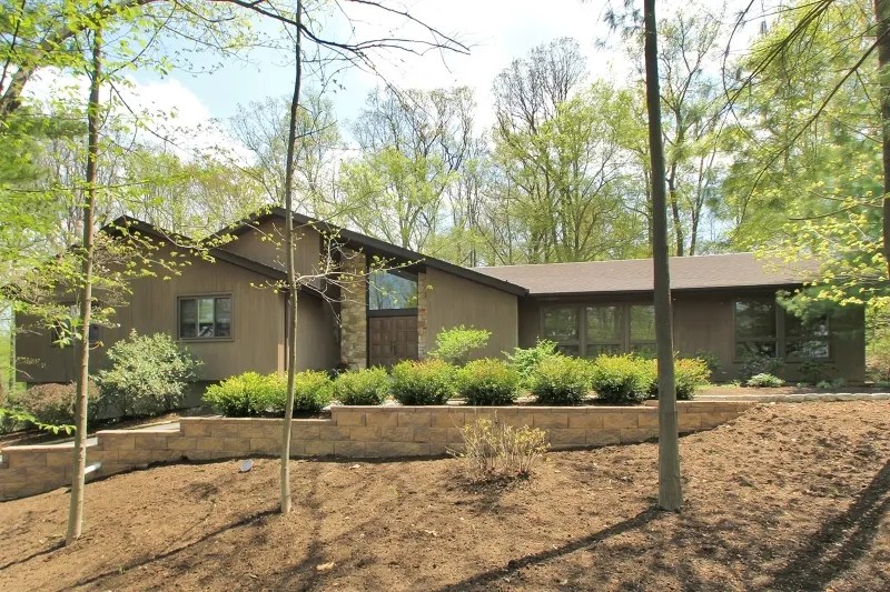 16 Westmount Dr, Livingston, NJ 07039