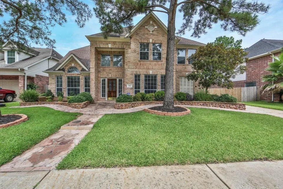 7915 High Knoll Ln, Houston, TX 77095