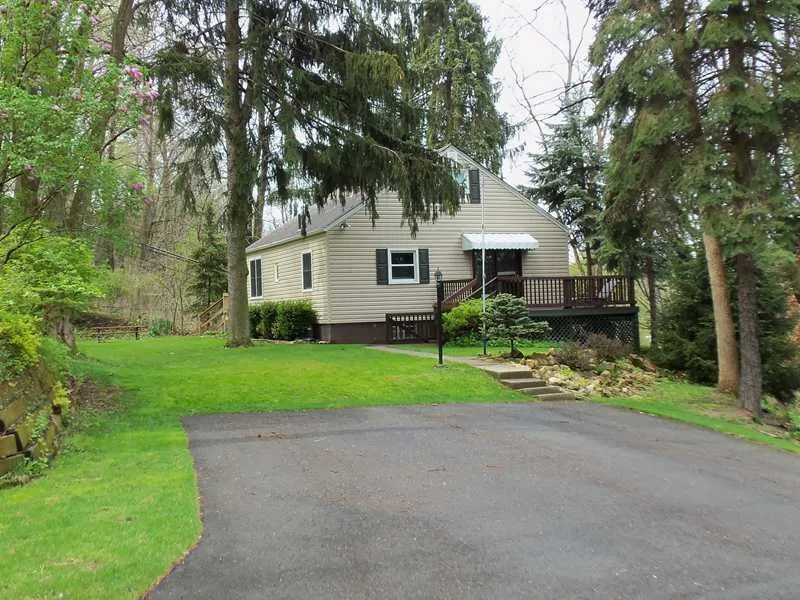 1335 Crane Ave, Pittsburgh, PA 15220