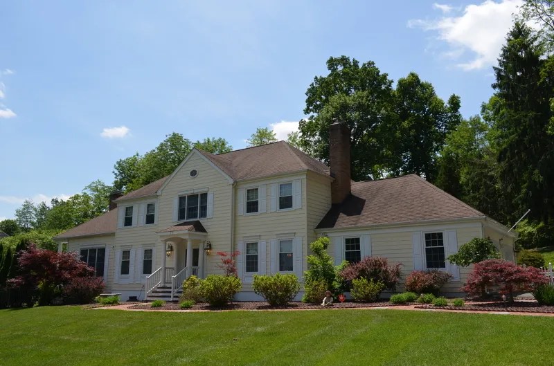 75 Country Acres Dr, Hampton, NJ 08827