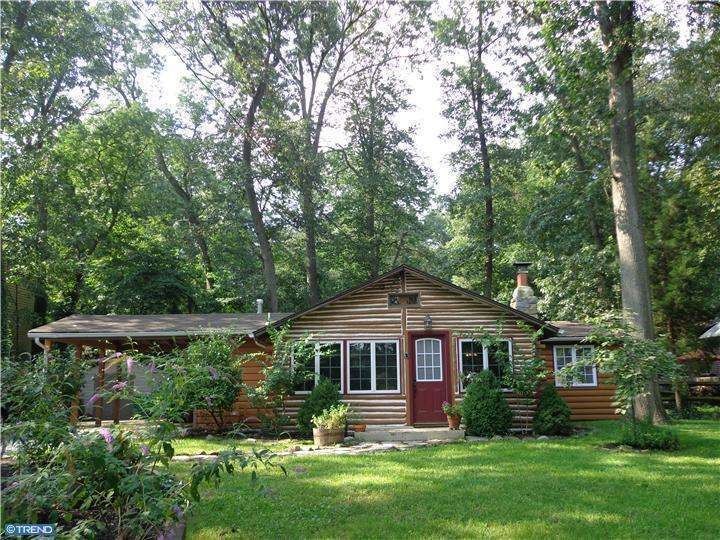 5 Lake Dr, Mount Laurel, NJ 08054