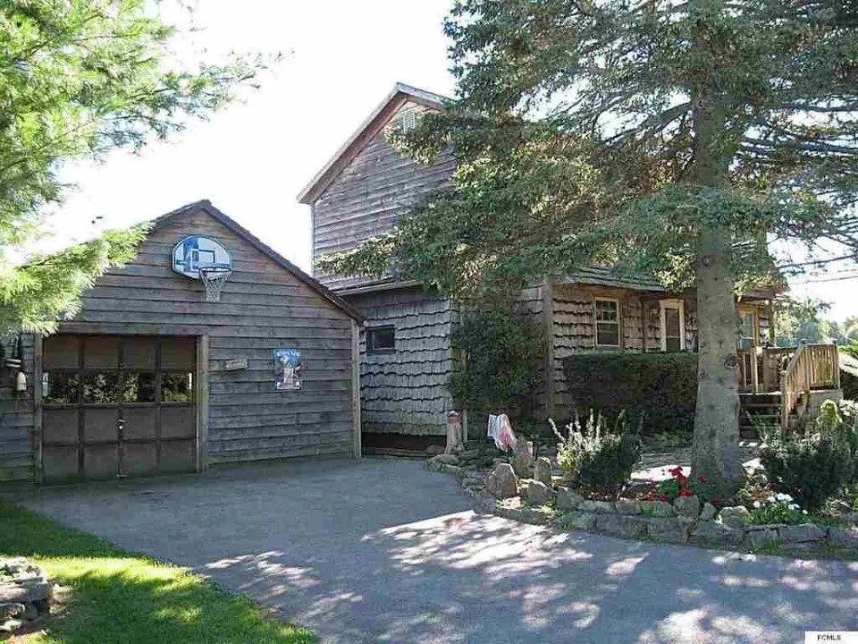 2070 Hickory Hill Rd, Fonda, NY 12068