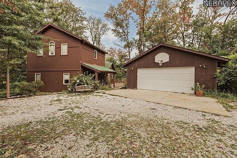 6017 Hopkins Rd, Mentor, OH 44060