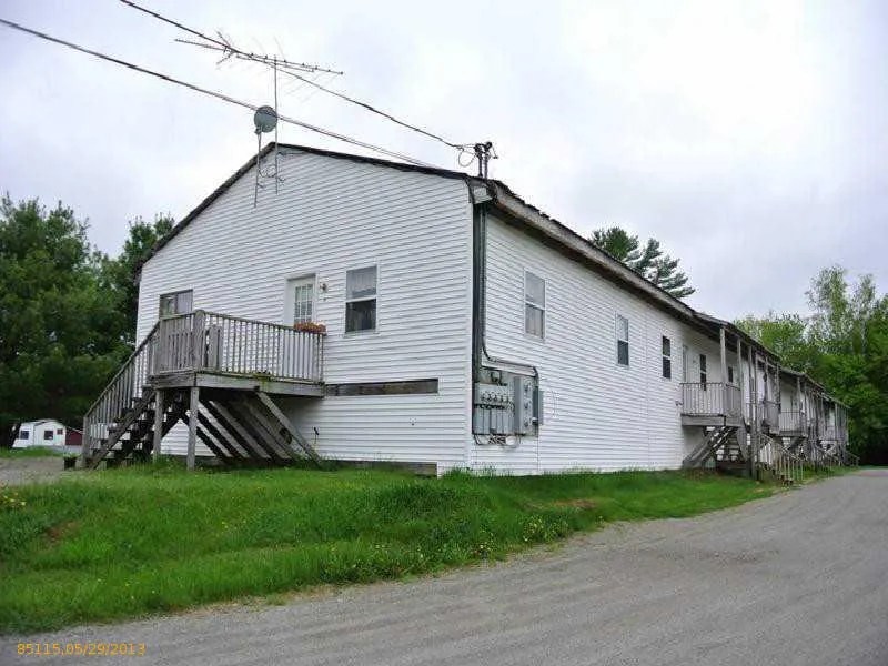381 Oak Pond Rd, Skowhegan, ME 04976