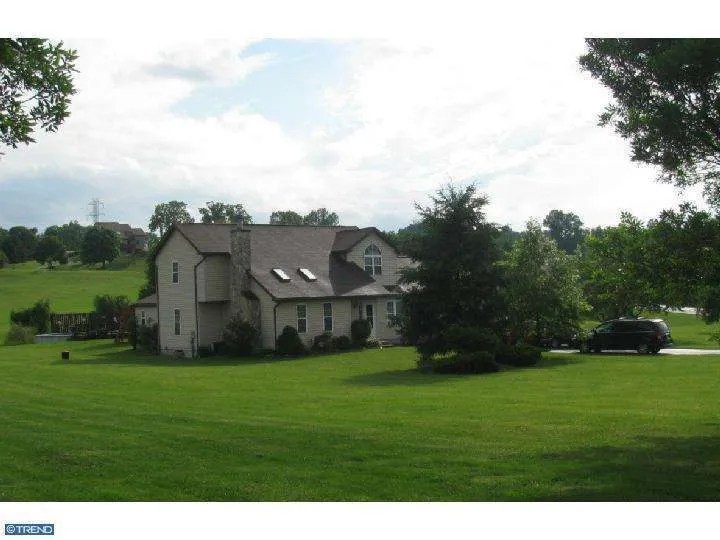 21 Homestead Dr, Leesport, PA 19533
