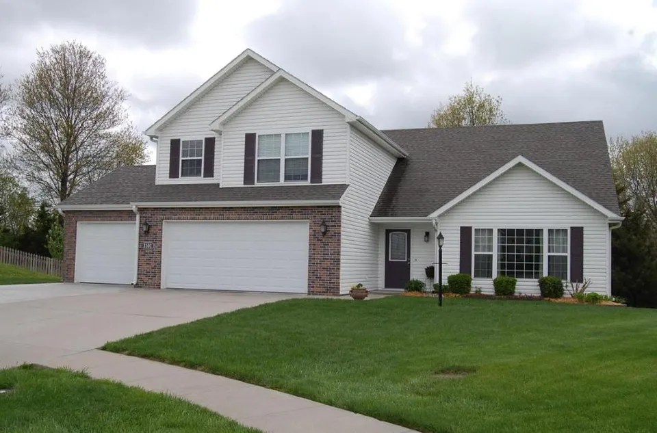 3101 Morton Ln, Saint Joseph, MO 64506