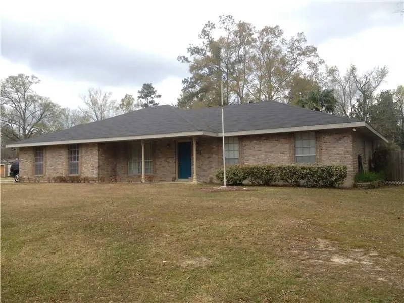 811 Claiborne St, Bogalusa, LA 70427