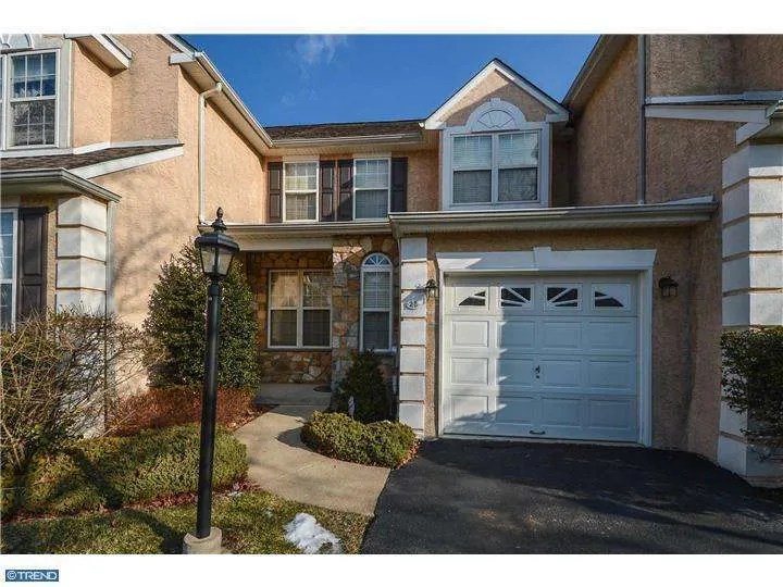 28 Wheatsheaf Ln, Norristown, PA 19403