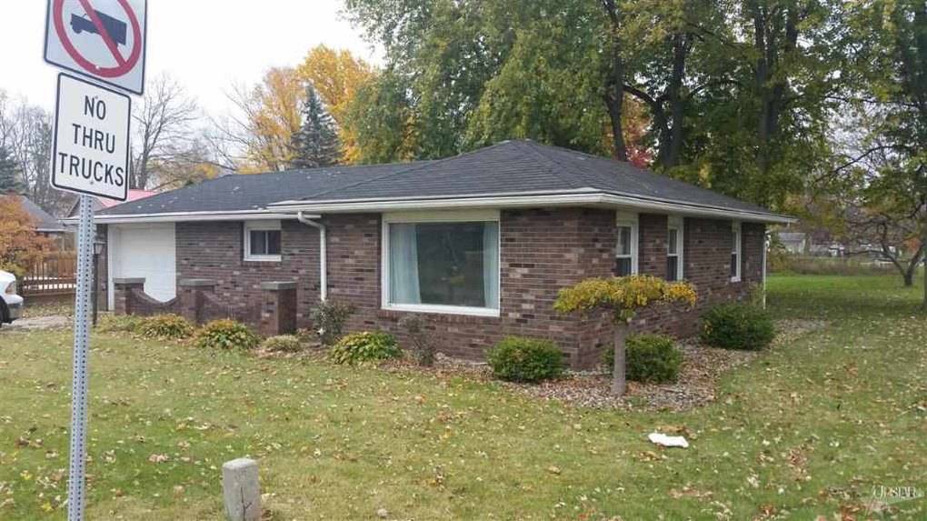 19042 County Road 142, New Paris, IN 46553