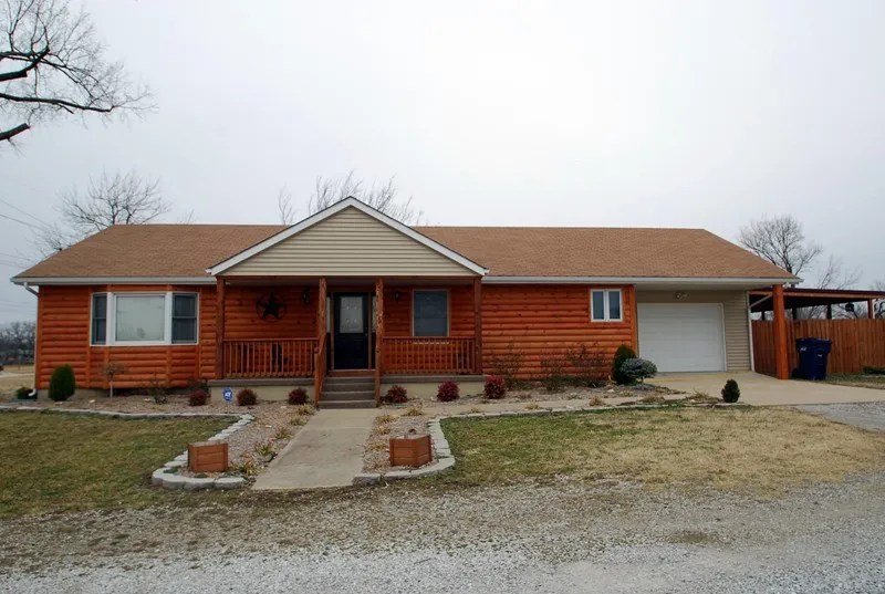 715 E Highland Ave, Nevada, MO 64772 | realtor.com®