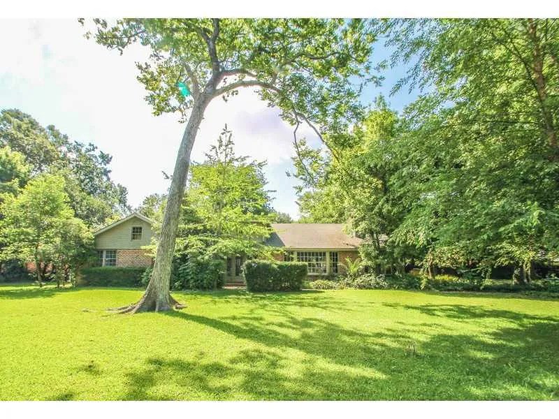 327 Garden Rd, River Ridge, LA 70123