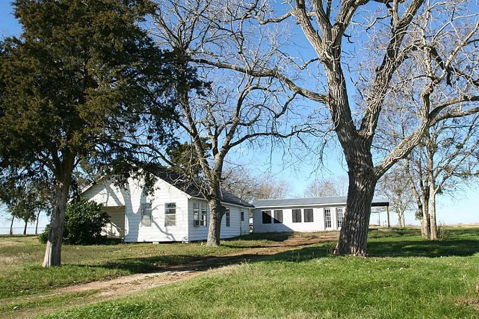 15828 FM 362 Rd, Navasota, TX 77868