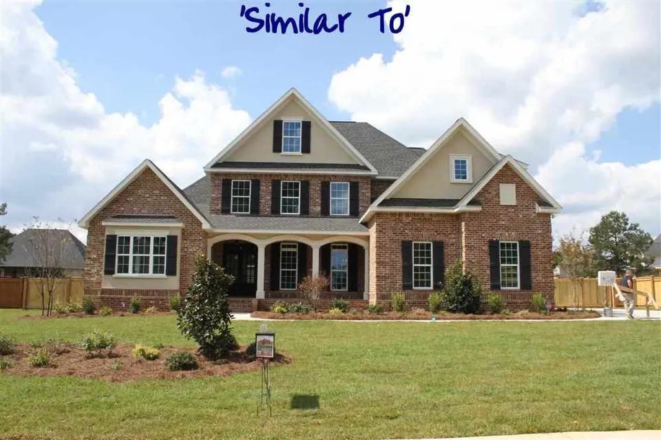 203 Vinings Place Dr, Warner Robins, GA 31088