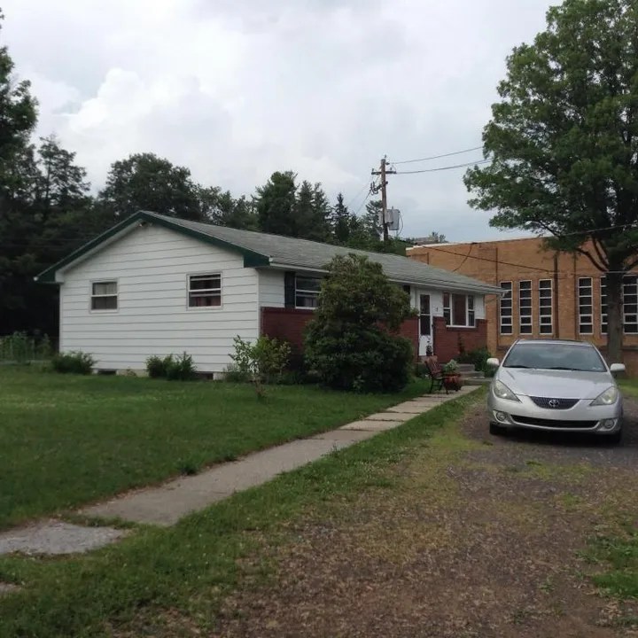 19 Llewellyn Rd, Pottsville, PA 17901