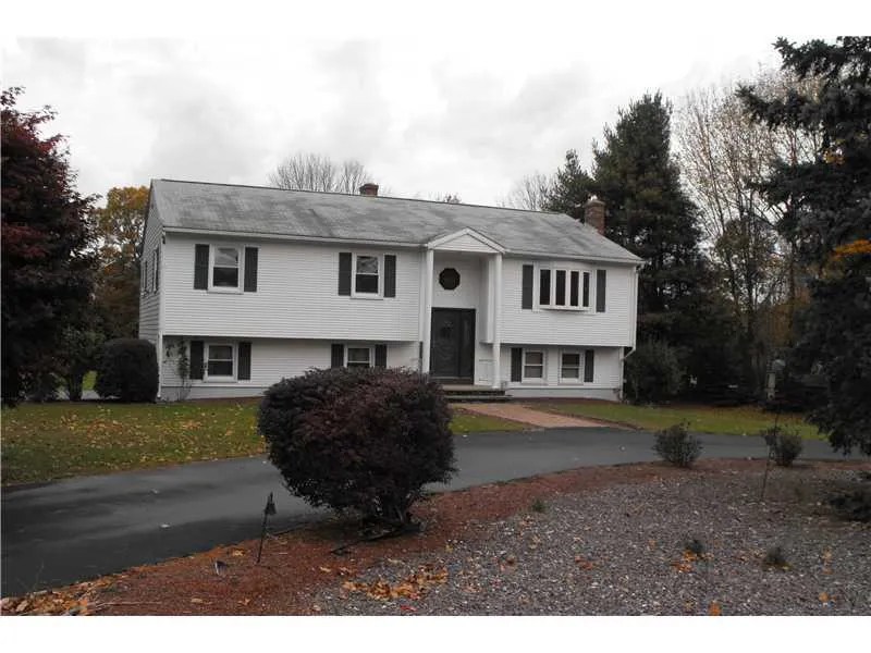 16 Wilbur Ave, Warren, RI 02885