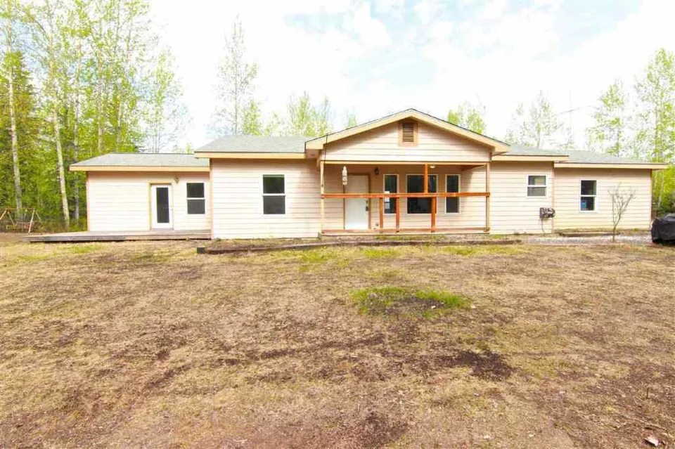 3606 Jim Thorpe Ct, North Pole, AK 99705