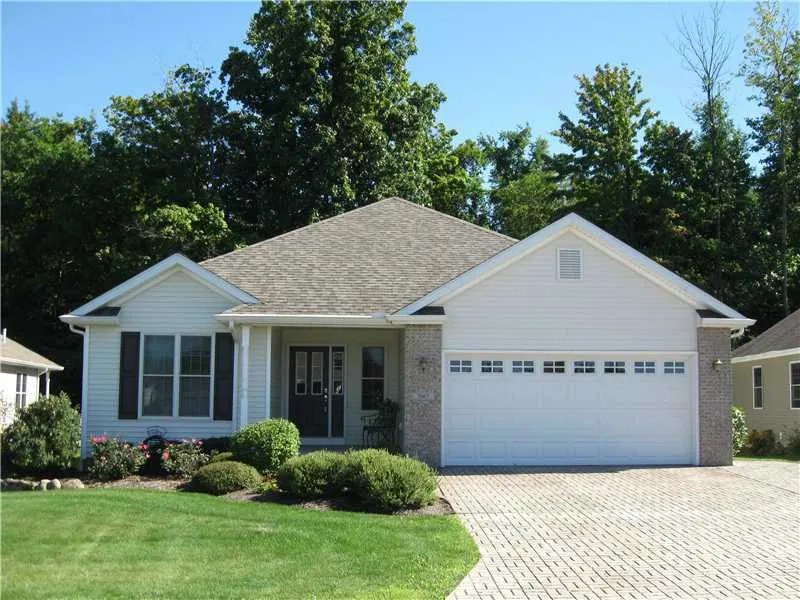 7067 Sandy Trl, Erie, PA 16510