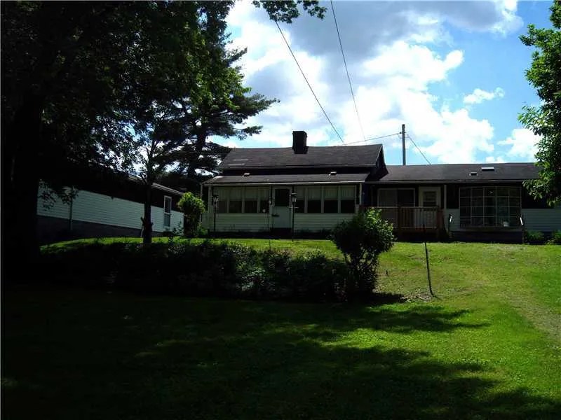 464 Adelaide Rd, Connellsville, PA 15425