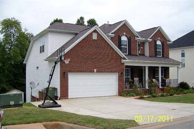339 Woodsberry Shoals Dr, Duncan, SC 29334