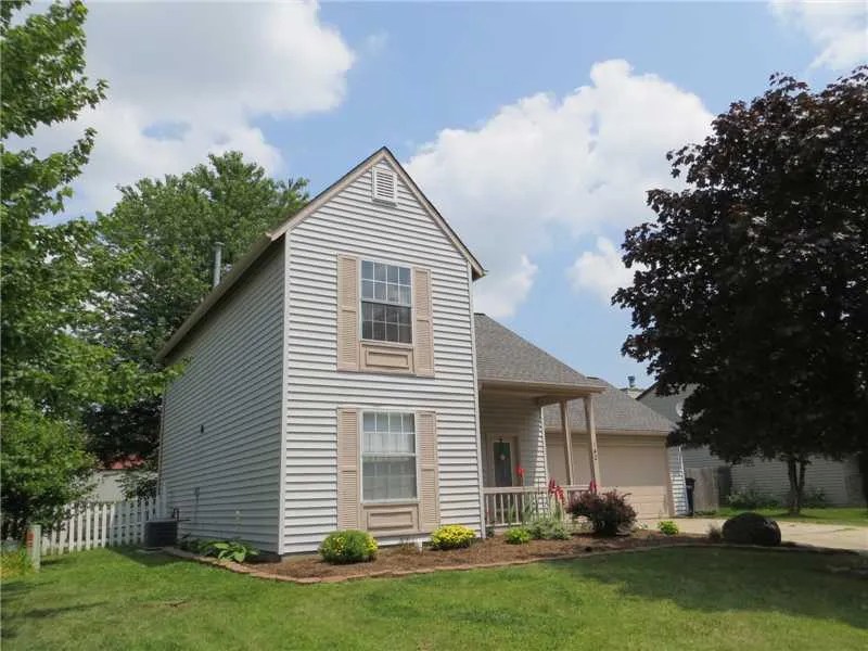 142 Country Wood Dr, Whiteland, IN 46184