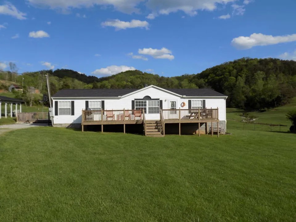 3872 Dutch Valley Rd, Clinton, TN 37716