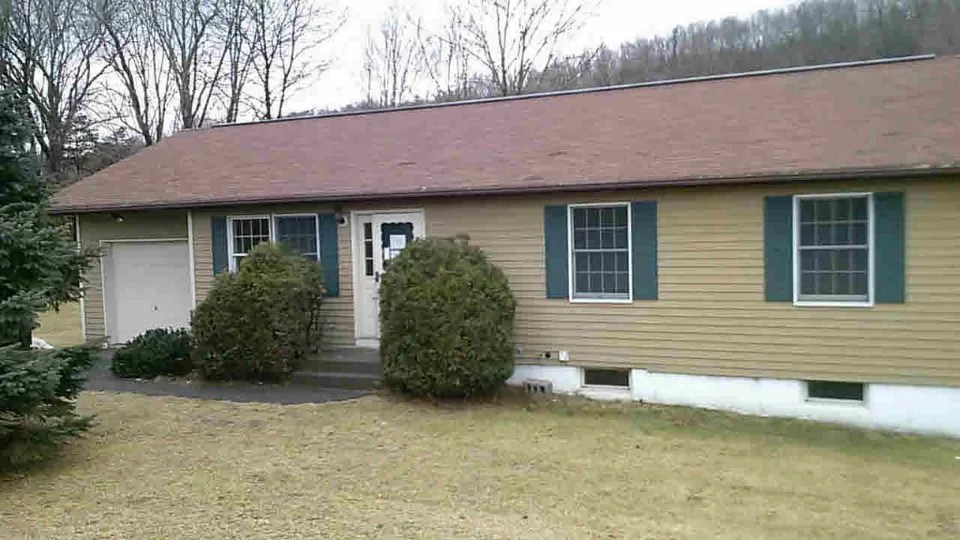 33 Riverdale Dr, Wingdale, NY 12594