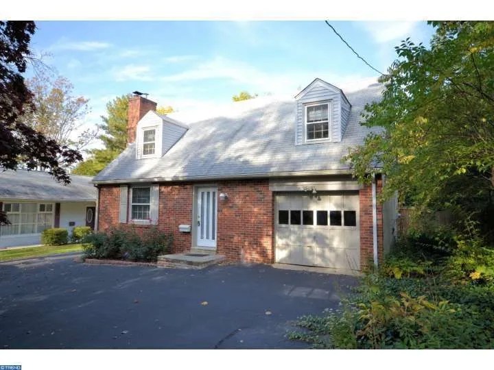 9407 Stenton Ave, Glenside, PA 19038