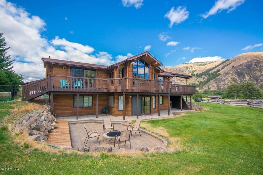 2050 Nile Rd, Naches, WA 98937
