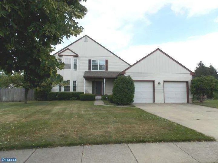 16 Winterset Ln, Evesham, NJ 08053