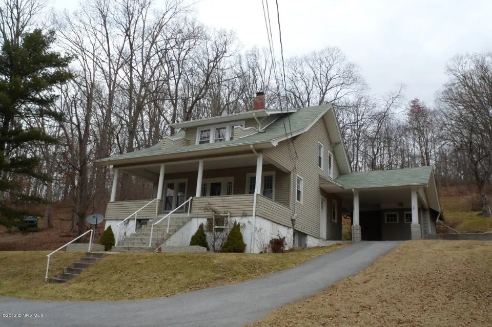 1053 Maple Acres Rd, Princeton, WV 24739