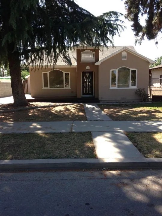 633 Cedar Ave, Wasco, CA 93280