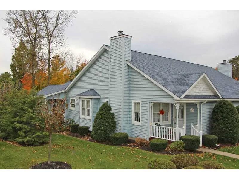 31 Longfellow Dr, Mill Creek, PA 16509