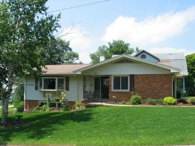 101 S Madison St, Mechanicsville, IA 52306