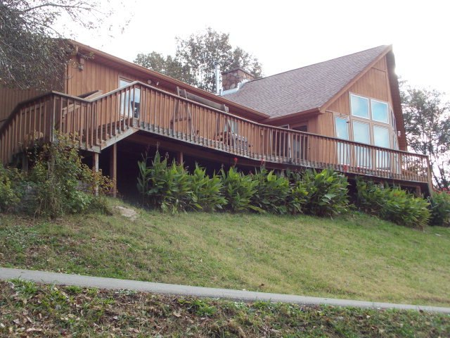 28 Orchard Ln, Chestnut Mound, TN 38552