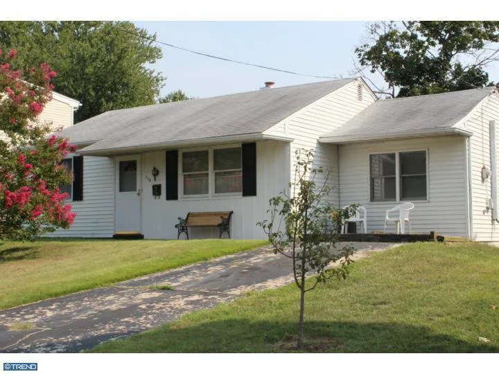 110 Oak Ave, Bellmawr, NJ 08031